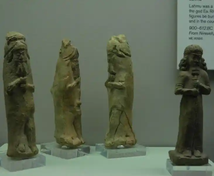 Fish-cloaked sages (apkallu)